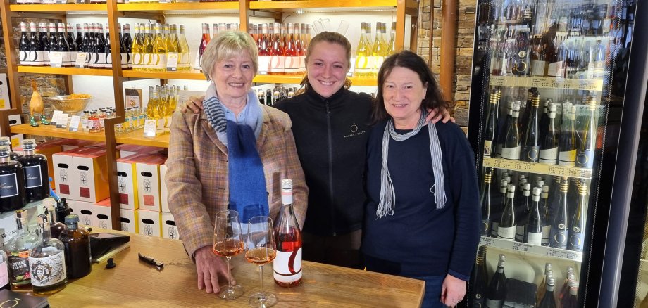 Isabelle Oster mit ihren Kolleginnen Petra Wuttke und Hermine Hagen